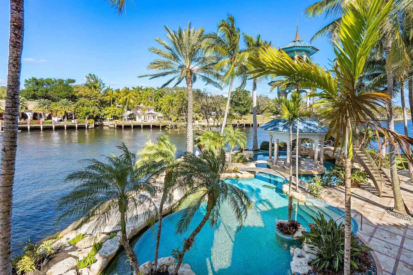 Waterfront estate on the New River in Rio Vista