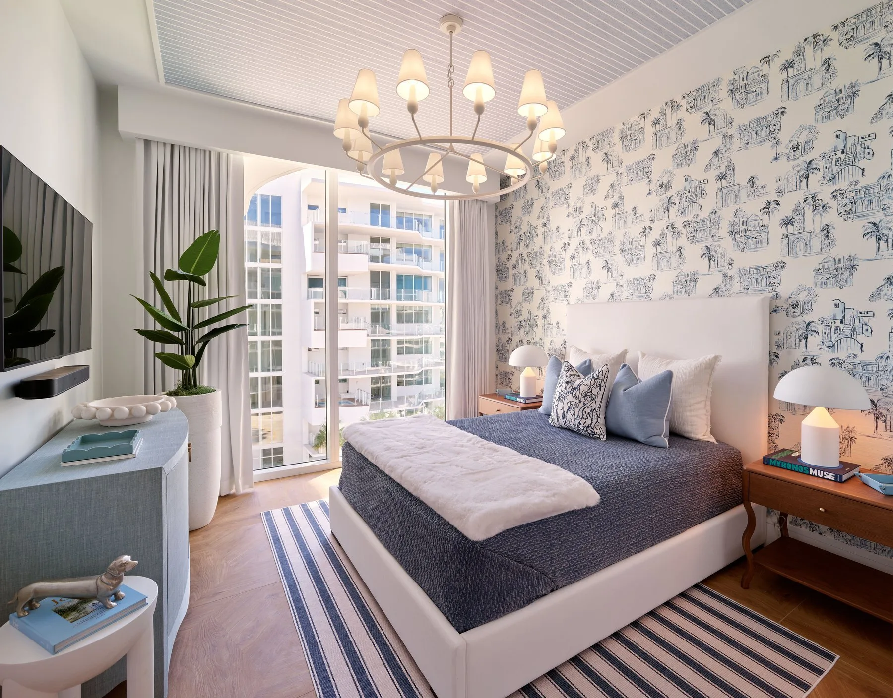 Azul Unit 704 — open floor plan